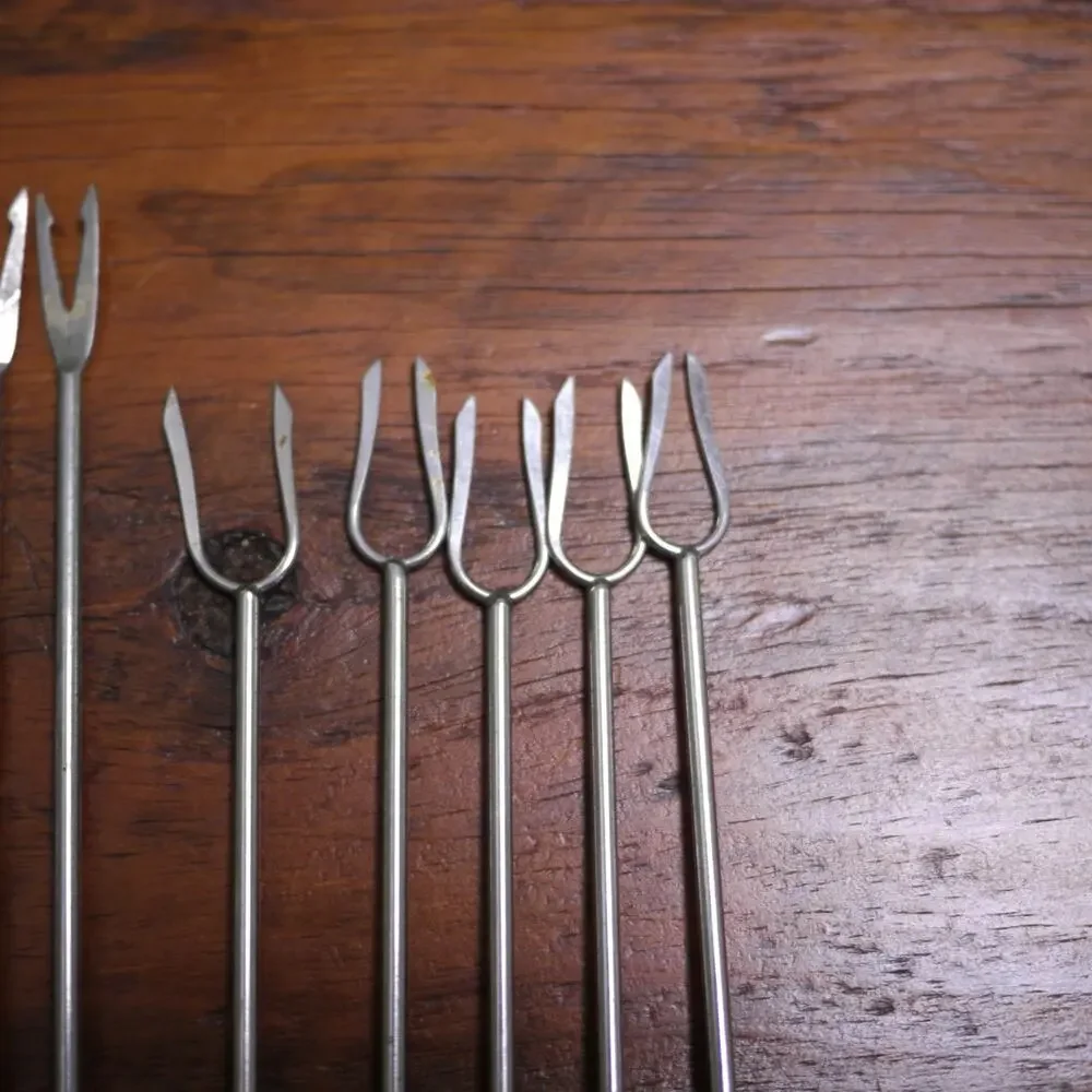 Lot of 12 Vintage Canoe Muffin Style Stainless Steel Fondue Skewers Forks